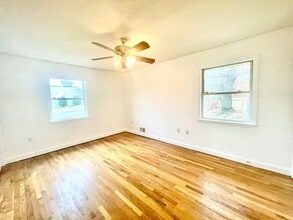 8800 Sterling St in Hyattsville, MD - Building Photo - Building Photo