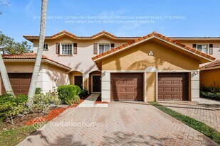 8899 N Isles Cir in Tamarac, FL - Building Photo