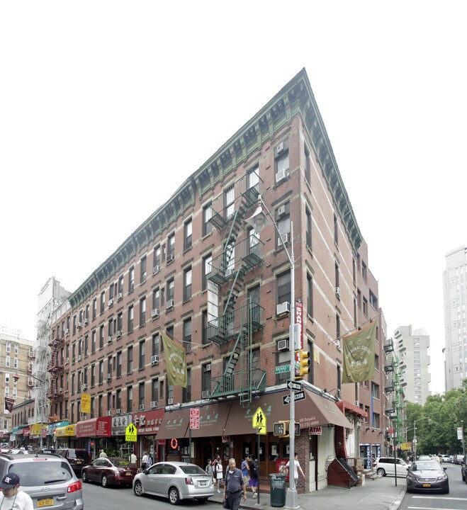 85-91 Bayard St in New York, NY - Building Photo