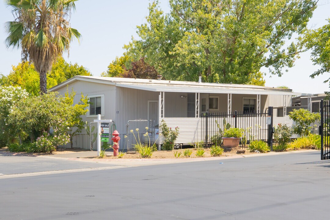 Village Green Mobile Home Park in Sacramento, CA - Building Photo