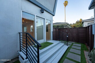 239 Bay St in Santa Monica, CA - Building Photo - Building Photo