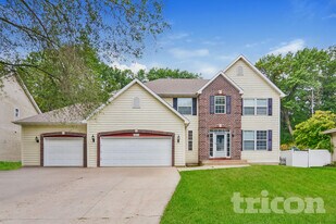 15012 Viewcrest Ln in Burnsville, MN - Building Photo