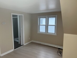 61 Warwick Rd in Elmont, NY - Building Photo - Building Photo