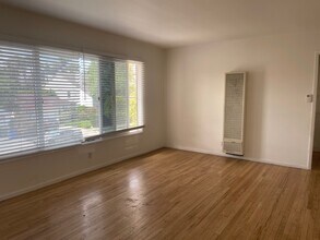 14225 Riverside Dr, Unit 5 in Los Angeles, CA - Building Photo - Building Photo