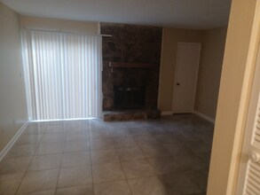 569 Northridge Crossing Dr in Atlanta, GA - Building Photo - Building Photo