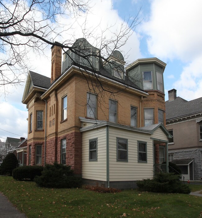 177 Fair St in Kingston, NY - Building Photo - Building Photo