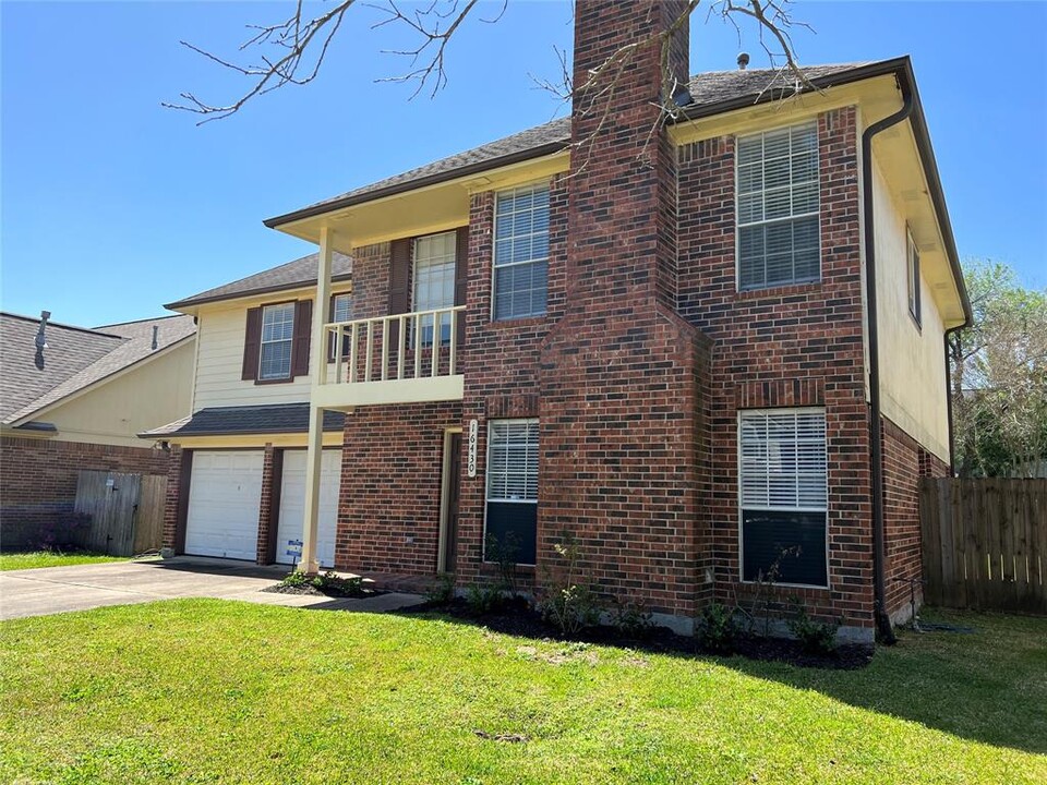 16430 Elmwood Point Ln in Sugar Land, TX - Foto de edificio