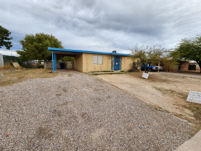 8343 E Mary Dr in Tucson, AZ - Building Photo - Building Photo