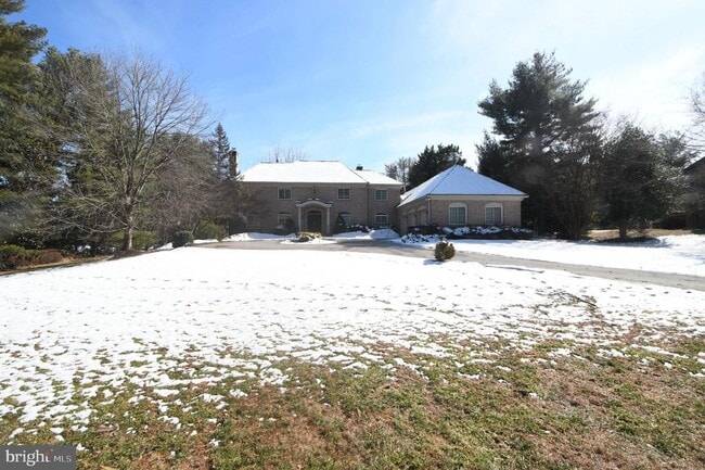 8900 Holly Leaf Ln in Bethesda, MD - Building Photo - Building Photo