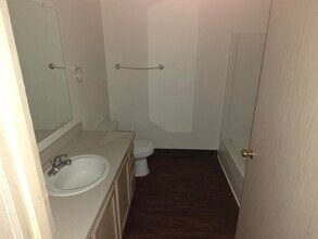 753 Clay St E, Unit 1 in Monmouth, OR - Building Photo - Building Photo