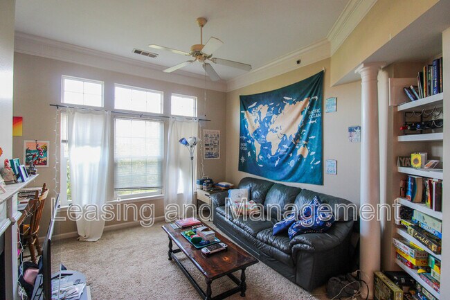 2037 Telfair Way in Charleston, SC - Building Photo - Building Photo