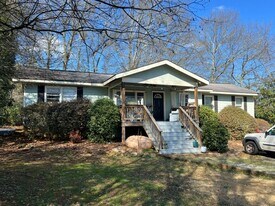 136 Grove St in Athens, GA - Building Photo