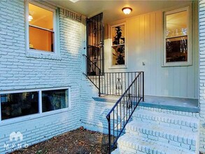 2165 Barge Rd SW in Atlanta, GA - Foto de edificio - Building Photo