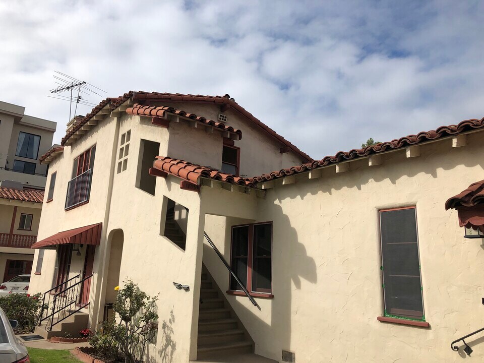 1861 Kelton Ave, Unit 4 in Los Angeles, CA - Foto de edificio