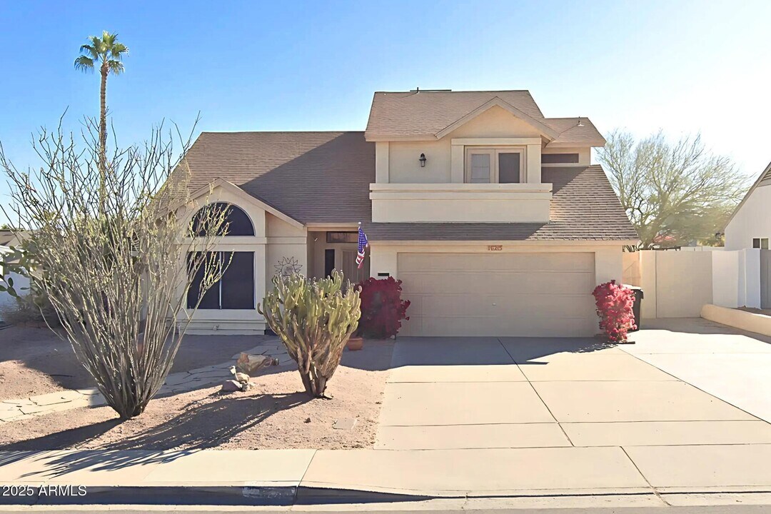 16215 N 16th St in Phoenix, AZ - Building Photo