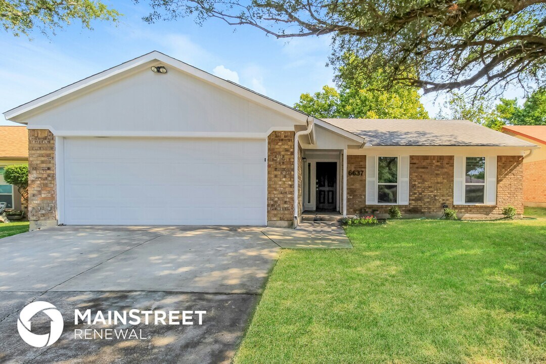 6637 N Park Dr in Watauga, TX - Foto de edificio