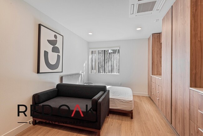 property at 7810 Topanga Canyon Blvd