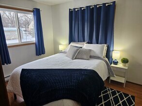 1006 Oak St in Lisbon, ND - Foto de edificio - Building Photo