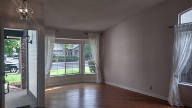 1210 Camino Capistrano in Roseville, CA - Building Photo - Building Photo