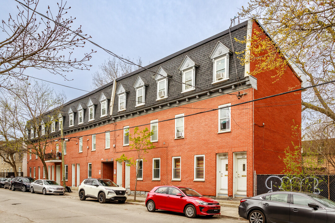 2357 De Châteauguay St in Montréal, QC - Building Photo