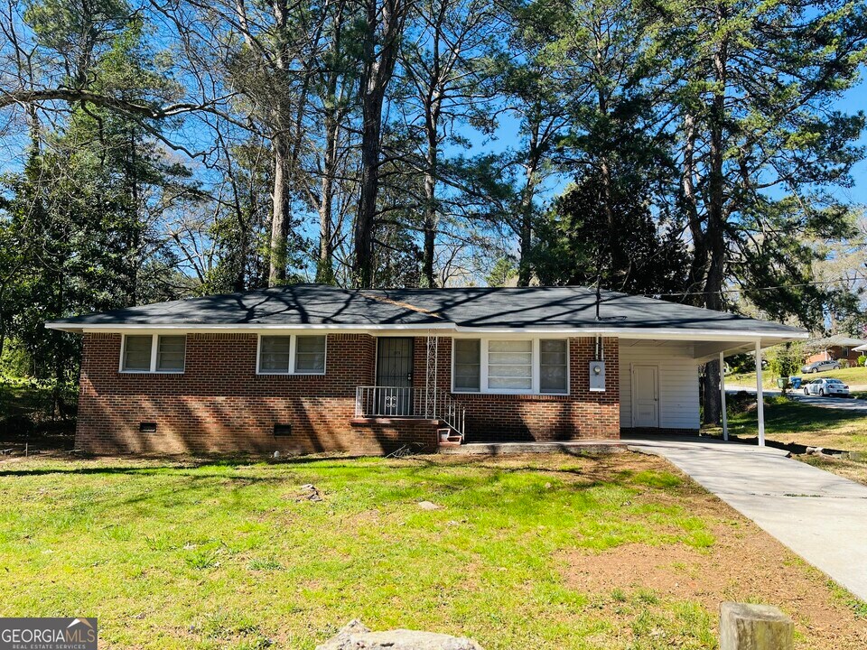 2673 Fairlane Dr SE in Atlanta, GA - Building Photo