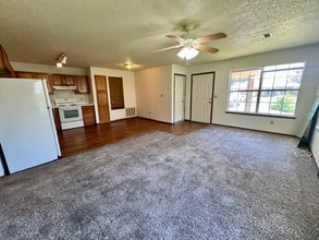 5906 Sara St in Fayetteville, AR - Building Photo - Building Photo