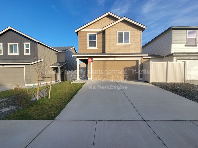 property at 611 S Zeelar St