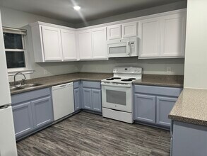 800 Sycamore St in Commerce, TX - Foto de edificio - Building Photo