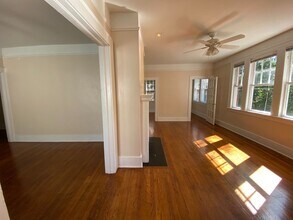 542 E 49th St in Savannah, GA - Building Photo - Building Photo