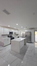6100 W 26th Ct in Hialeah, FL - Building Photo - Building Photo