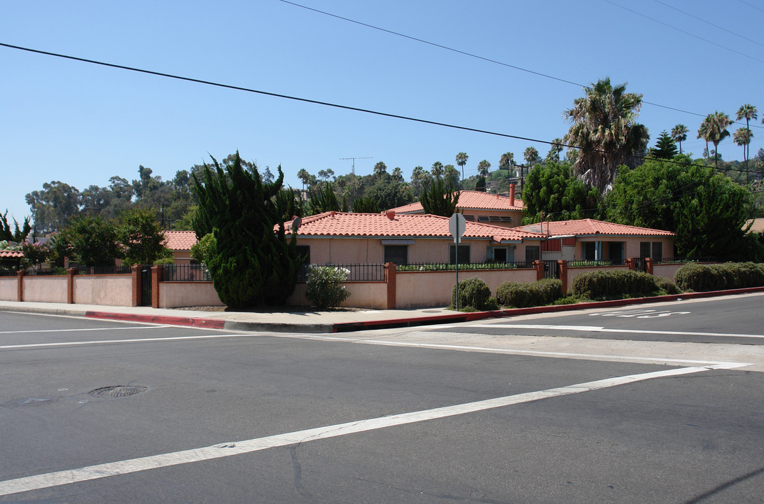 4550-4558 Palm Ave in La Mesa, CA - Building Photo