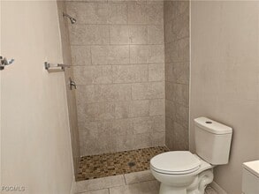 545 SE 4th Terrace in Cape Coral, FL - Foto de edificio - Building Photo