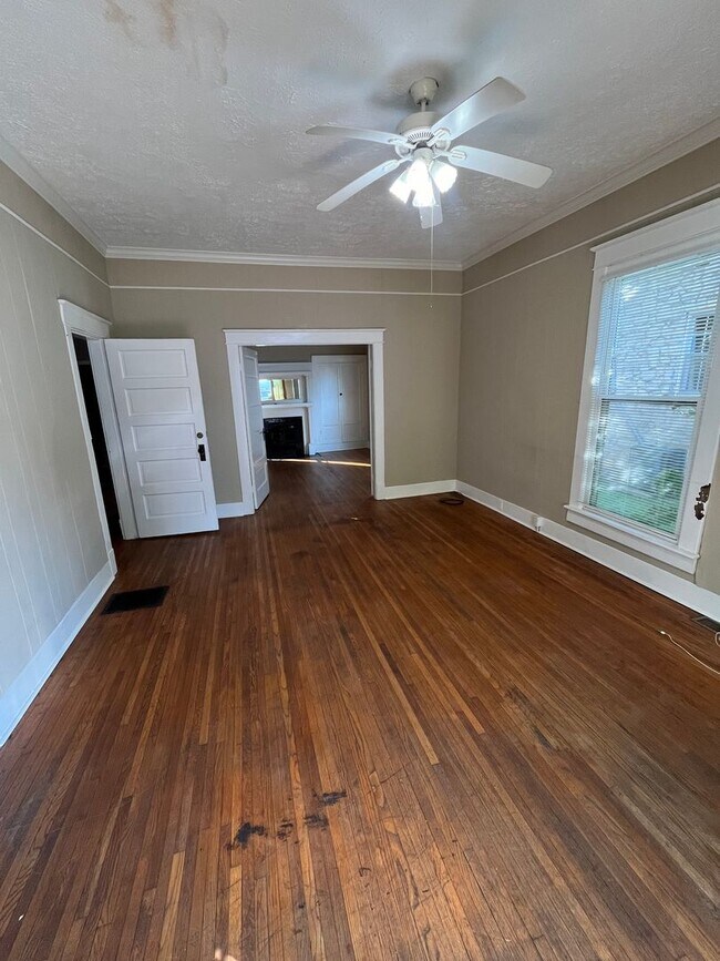 1031 Elm St-Unit -Apt. 1 in Bowling Green, KY - Building Photo - Building Photo