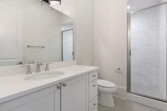 832 Lafayette St-Unit -3A in New Orleans, LA - Building Photo - Building Photo