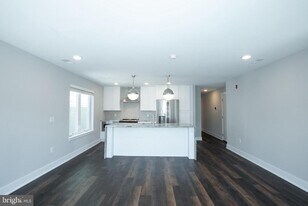 817 N 20th St in Philadelphia, PA - Building Photo