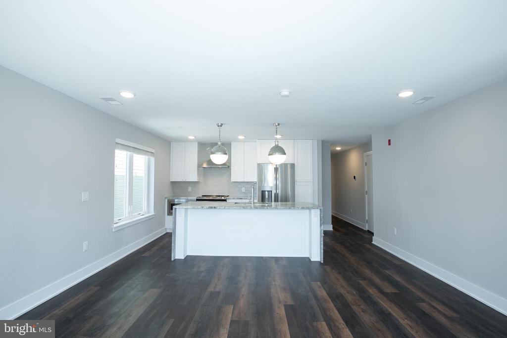 817 N 20th St in Philadelphia, PA - Building Photo