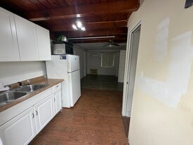 1410 N 65th Ter, Unit b in Hollywood, FL - Building Photo