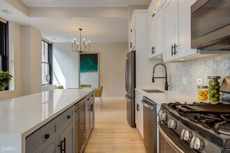 208 W Washington St, Unit #1411 in Chicago, IL - Foto de edificio - Building Photo