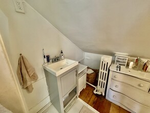32 Irving St, Unit 4 in Boston, MA - Building Photo - Building Photo