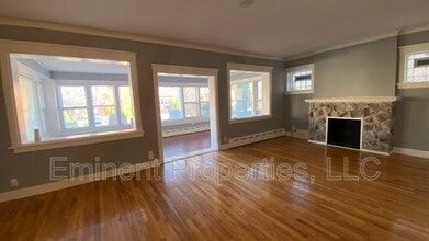 7324 S Oglesby Ave in Chicago, IL - Building Photo - Building Photo