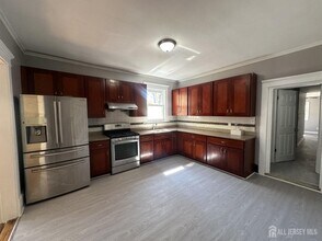 109 Madison Ave in Perth Amboy, NJ - Building Photo - Building Photo