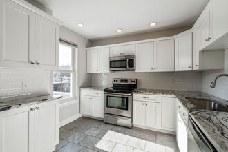 801 E Hector St in Conshohocken, PA - Foto de edificio - Building Photo