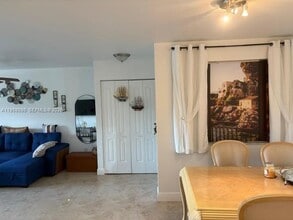 2880 N Oakland Forest Dr in Oakland Park, FL - Building Photo - Building Photo