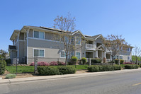 Gateway Village in Farmersville, CA - Foto de edificio - Building Photo