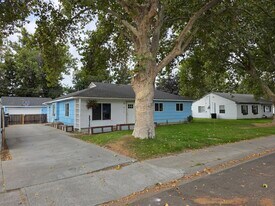 417 Cottonwood Dr in Richland, WA - Building Photo