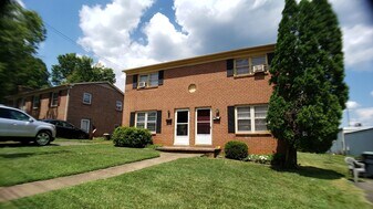 1305 Belleview Ave in Charlottesville, VA - Building Photo