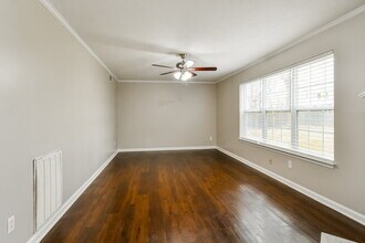 878 Lavergne Ln in La Vergne, TN - Building Photo - Building Photo