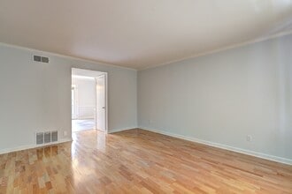 6520 Roswell Rd in Sandy Springs, GA - Building Photo - Building Photo