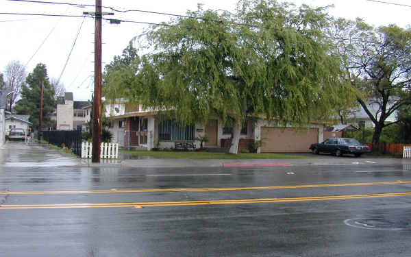 14762 Holt Ave in Tustin, CA - Foto de edificio - Building Photo