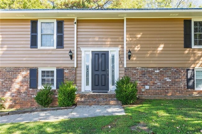property at 3067 Old Dallas Rd SW